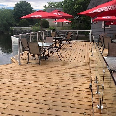The Bobcaygeon Inn Exteriör bild