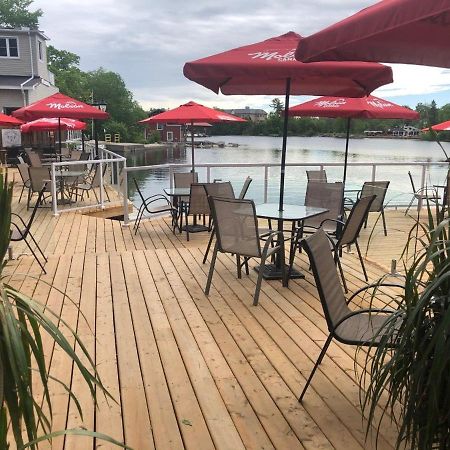 The Bobcaygeon Inn Exteriör bild