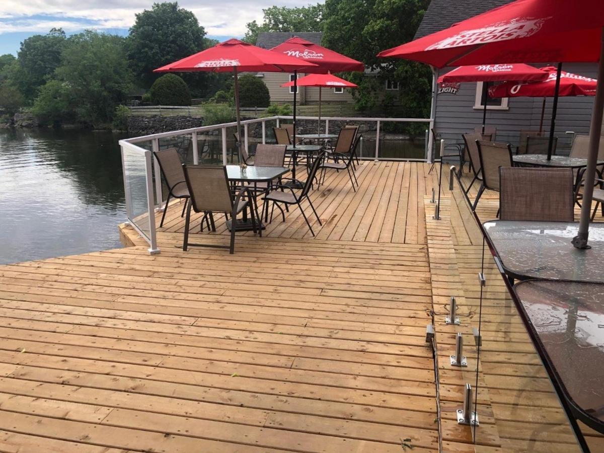 The Bobcaygeon Inn Exteriör bild