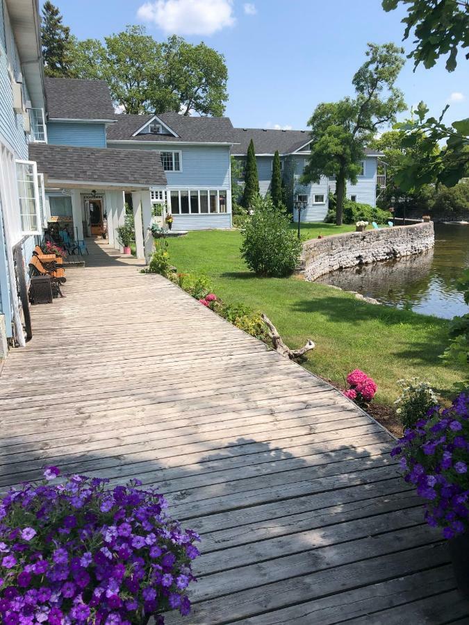The Bobcaygeon Inn Exteriör bild
